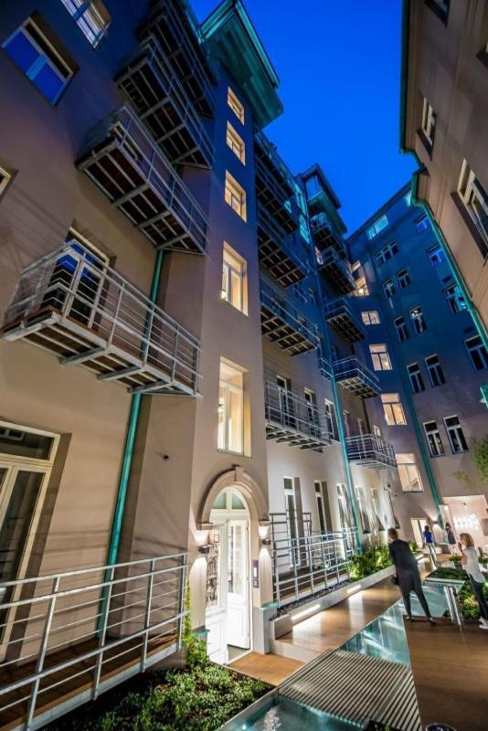 New Luxury Apt With Ac&Parking In The Center Of Prague Apartment Exterior photo